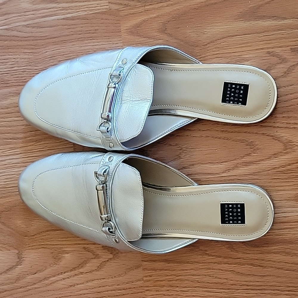 White House Black Market WHBM Pippa Silver Metallic Slide